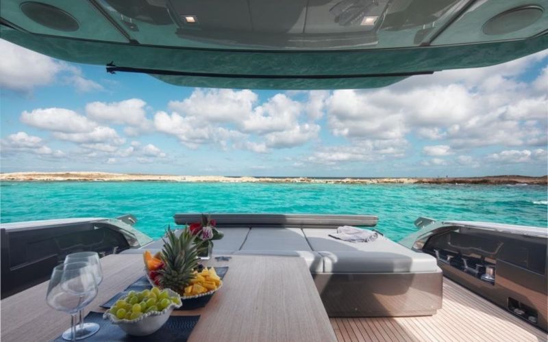 Ruta en barco de Santa Eulalia a Formentera