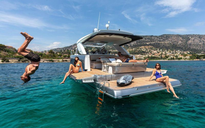 Qué barco alquilar en Santa Eulalia según el tipo de experiencia