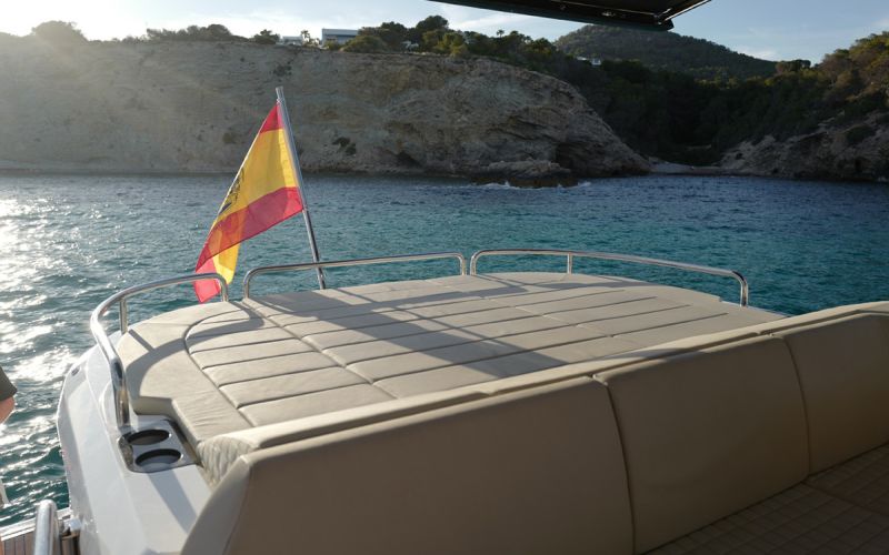 Ruta en barco por el norte de Ibiza desde Santa Eulalia
